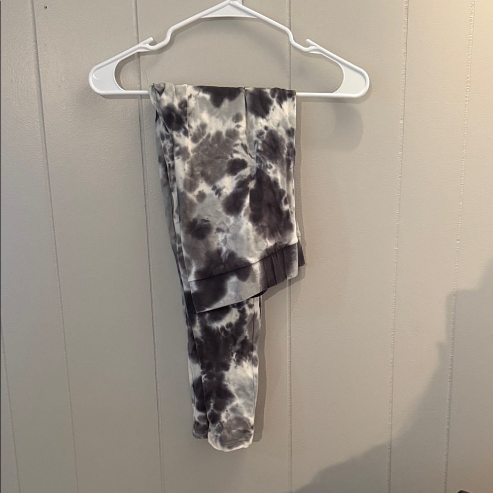 Torrid Black and Gray Tie-Dye Leggings